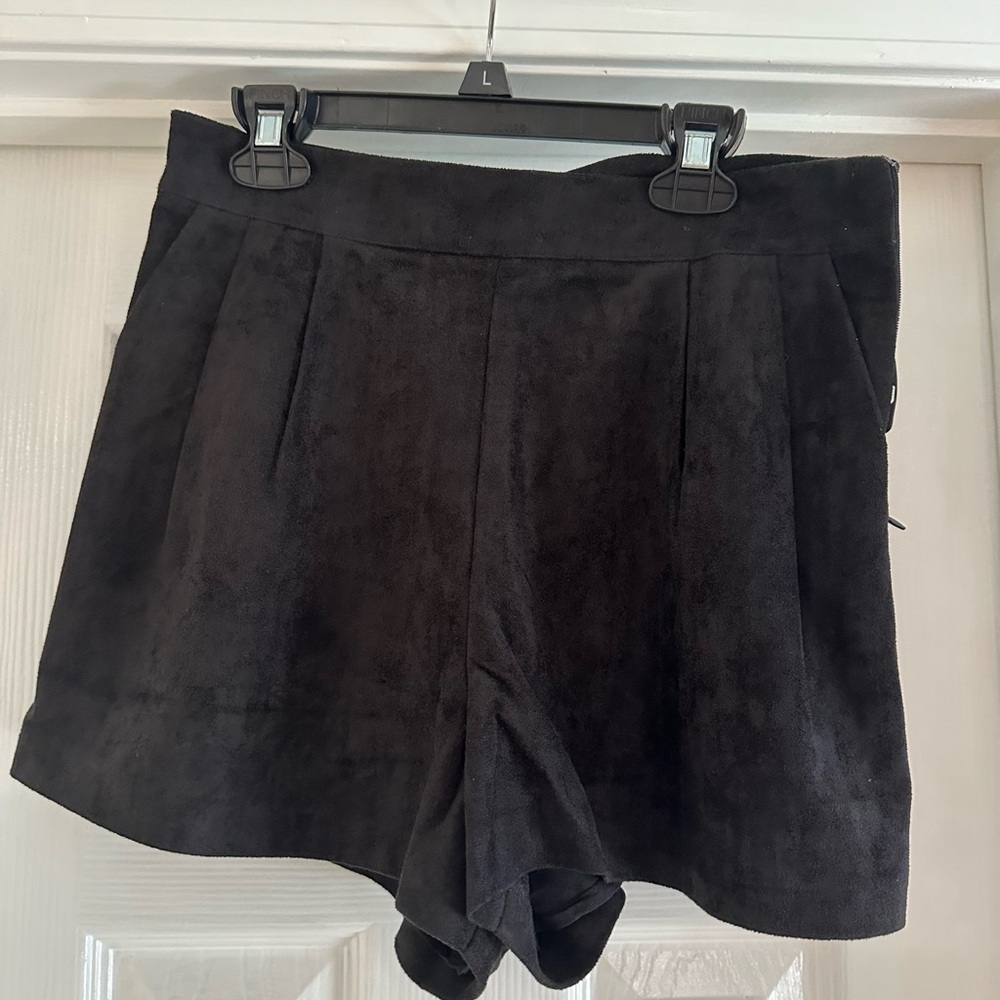 She + sky shorts black
